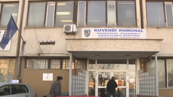 Kërkohet dorëheqja e drejtorit të Arsimit në Fushë Kosovë