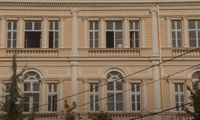 Qyteti i alfabetit, pa shkollë të mesme në gjuhën shqipe