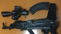 Sekuestrohen armë dhe municione në Lipjan, dy persona shoqërohen në Polici