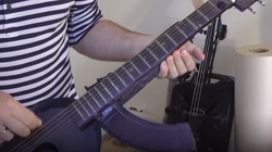 Skulptori serb shndërron armët në instrumente muzikore
