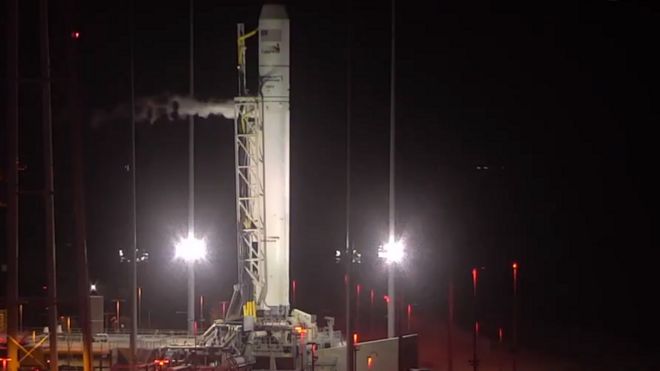 Astronautët testojnë tualetin 23 milionë dollarësh në stacionin hapësinor