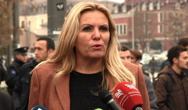 Deputetja Kadrijaj: Lajçak Kosovën e sheh si mundësi për të bërë karrierë