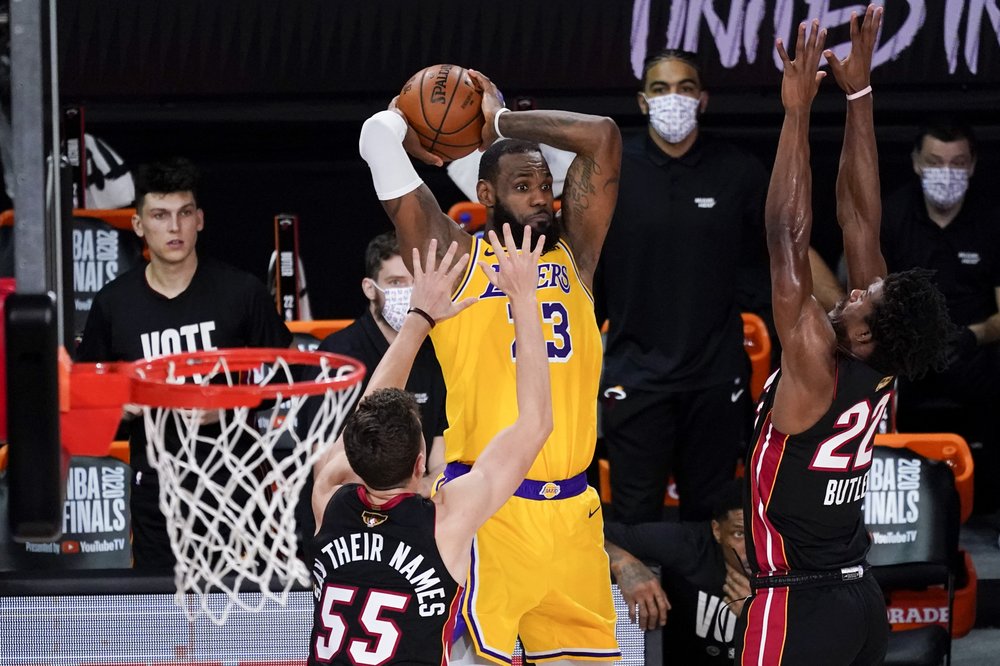 Lakersi vetëm një fitore larg titullit kampion në NBA