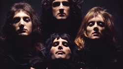 Pas 25 vjetësh, “Queen” kryeson listat muzikore