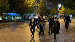 Mbyllen disa kafiteri në Prishtinë për mosrespektim të masave anti-COVID