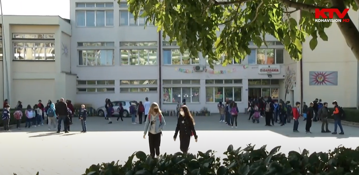 Takimi me librat në bibliotekat e shkollave