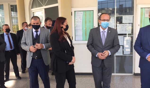Hoti i përgjigjet Lajçakut: Nuk do të preket karakteri unitar i Kosovës