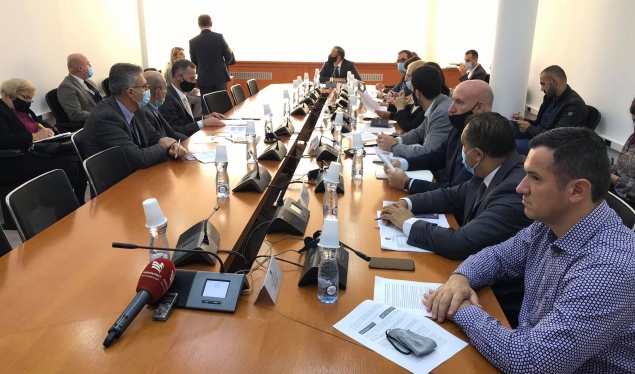 Dështon shqyrtimi i raportit vjetor të auditimit, mungon ministrja Bajrami