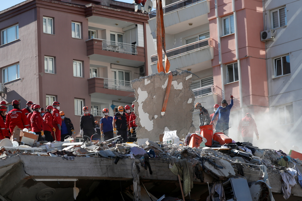 Shkon në 27 numri i të vdekurve nga tërmeti në Turqi dhe Greqi