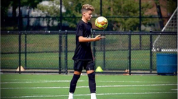 Rrugëtimi i talentit të Dortmundit mbush me shpresë 15-vjeçarin Dobruna