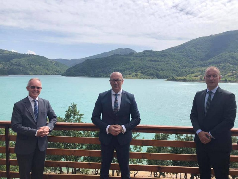 Zv/kryeministri Rakiq me disa ambasadorë vizituan veriun e Kosovës