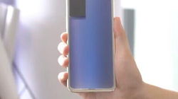 Vivo me telefon që ndryshon ngjyrën