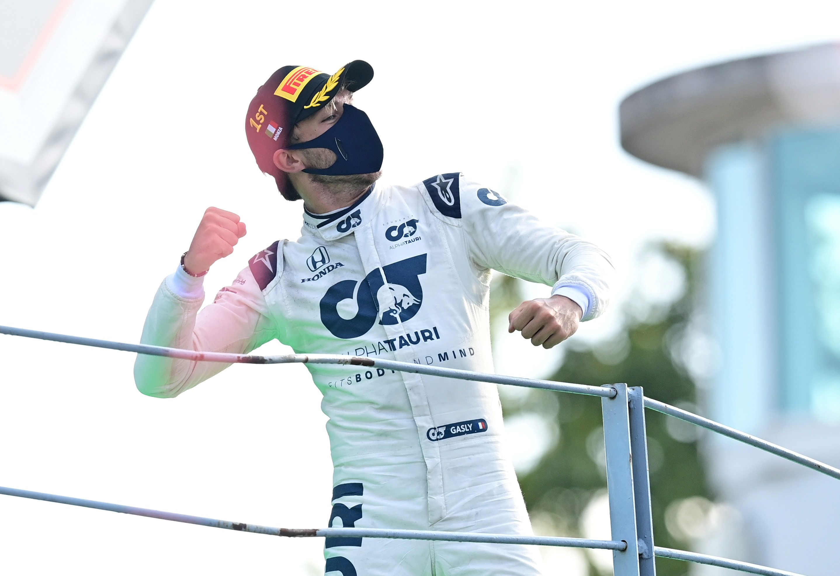 Gasly bën befasi, fiton garën e F1 në Itali