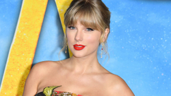 Taylor Swift shënon suksese të jashtëzakonshme me albumin e ri “Folklore”
