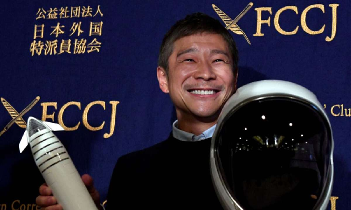 Miliarderi japonez që dëshironte të çojë të dashurën në Hënë, humb  30 mln $ në tregun e aksioneve