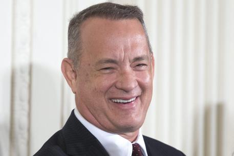 Pas shërimit nga COVID-19 Tom Hanks i rikthehet filmit për Elvis Presleyn