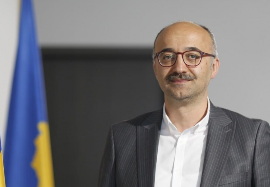 Këshilltari i Hotit i kundërpërgjigjet PDK-së: A thua nuk e dimë si e kalëruat vendin për 10 vjet