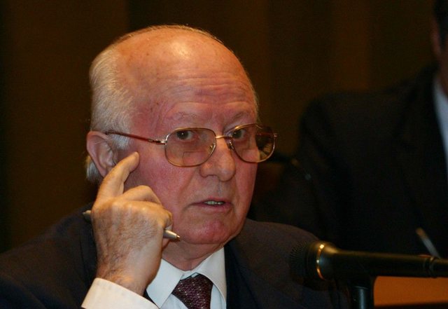 Sabit Brokaj, kardiologu që hapi shtigjet e maleve shqiptare për armët e UÇK-së