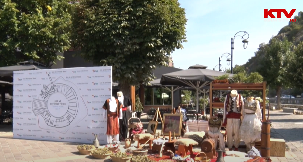 Muzeu Lëvizës i Tiranës ndalet në Prizren