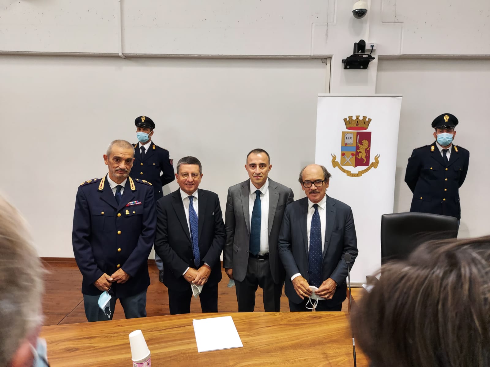 Operacion antidrogë në 10 shtete, sekuestrohet kokainë e euro, 5 shqiptarë të arrestuar