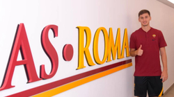 Kumbulla pret të zhvillohet si lojtar te Roma