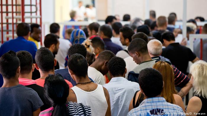 Rreth 24 mijë shqiptarë nën 34 vjeç kanë aplikuar për azil në shtetet e BE-së