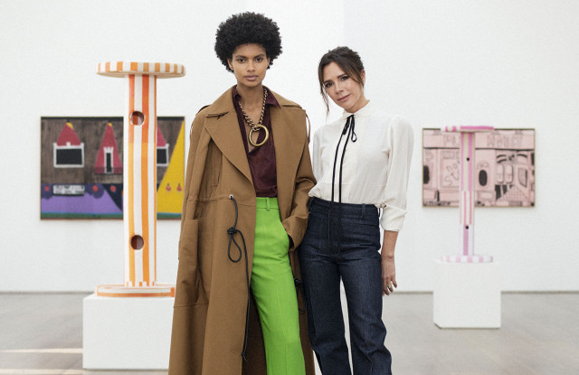 Victoria Beckham prezanton koleksionin e ri Prenverë/Verë 2021