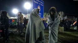 Migrantët vendosin tenda në Serbi në pritje për të hyrë në shtetet e BE-së