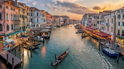 Shqiptarët po blejnë gjysmën e Venecias, mediat italiane vënë alarmin