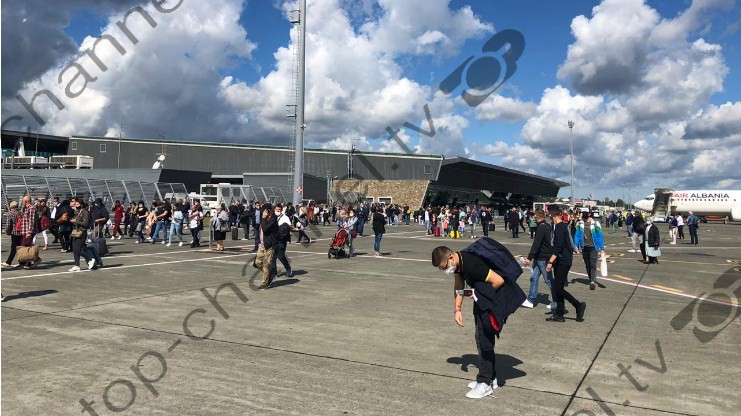 Një test i fshehtë sigurie për bombë në Rinas evakuon punonjësit dhe qytetarët në aeroport