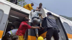 Del nga binarët një tren në Tajvan, vdesin të paktën 36 persona