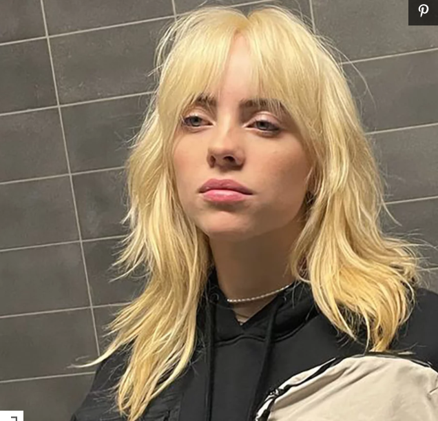 Bilie Eilish thotë se ka qenë duke i fshehur flokët e bardha për disa muaj