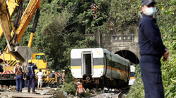 Ministri tajvanez i Transporteve jep dorëheqje pas tragjedisë me trenin