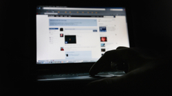 Gjysmë miliardë të dhëna të përdoruesve të Facebookut u përdoren nga hakerët