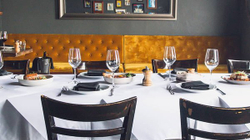Franca po heton ministrat e akuzuar se kanë darkuar në restorante sekrete