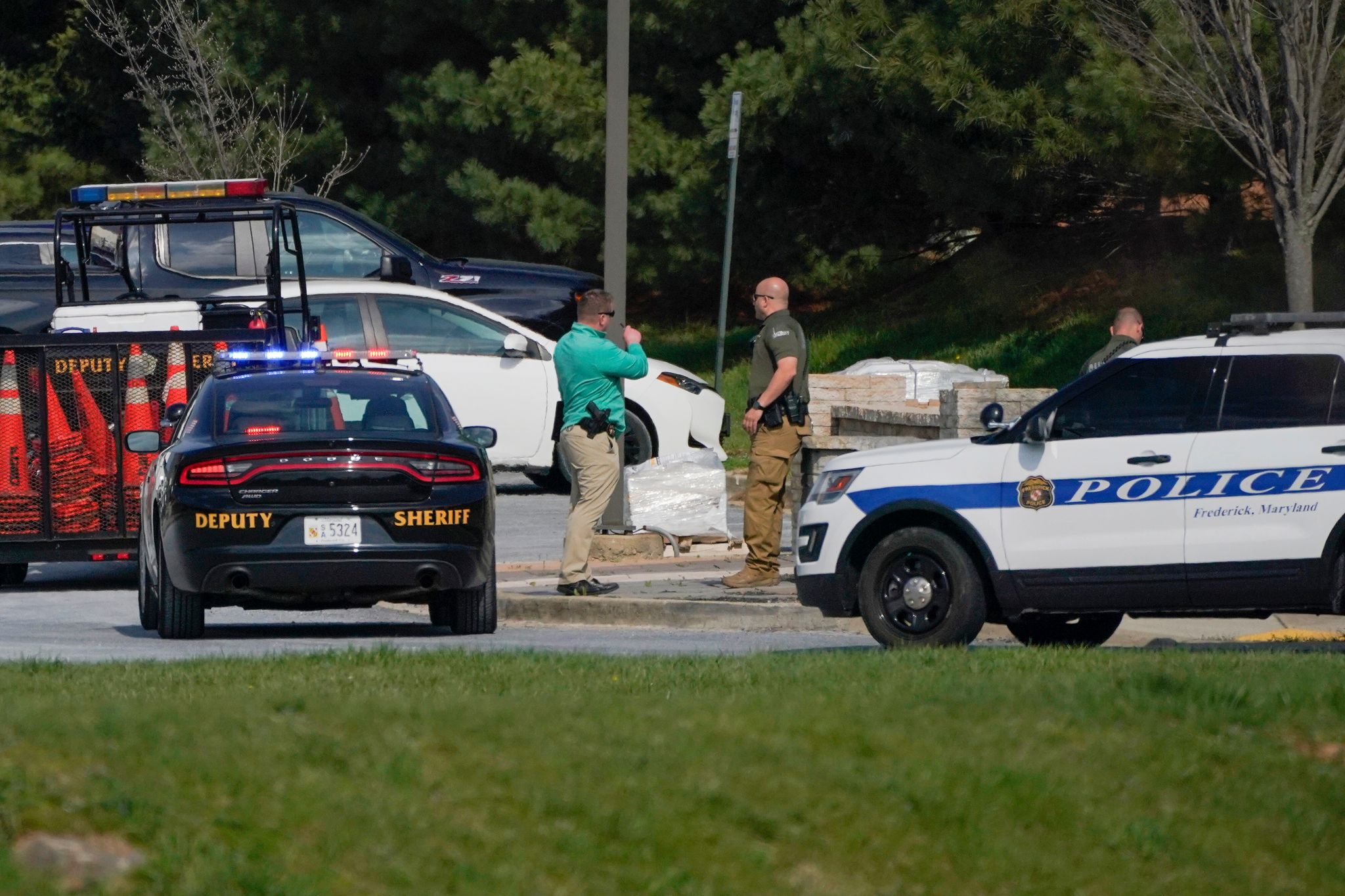 Sulmuesi i armatosur lëndon 2 persona në Maryland, vritet pas ikjes në një bazë ushtarake