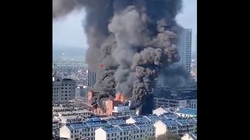 Zjarr i madh në një qendër tregtare në Kinë, së paku 4 të vdekur
