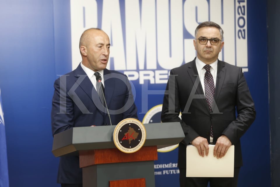 AAK-ja kërkon nga Qeveria Ligjin e Pagave, i premton mbështetje