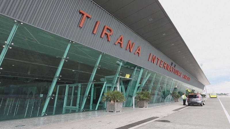 Protestë në Aeroportin e Tiranës, anulohen të gjitha fluturimet deri të enjten