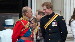 Princi Harry mbërrin në Britani të Madhe për varrimin e gjyshit të tij