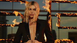 Dua Lipa sërish pjesë e reklamës së parfumit “Libre”