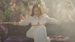 Elvana Gjata publikon albumin “Çelu”, sjell edhe gjashtë këngë me videoklipe