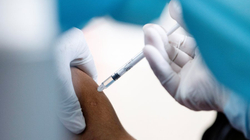 Lenjani: Efekti i vaksinës mund të përcillet me dhimbje koke dhe temperaturë deri në 12 orë