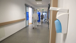 Mjekët e rinj të angazhuar gjatë pandemisë kërkojnë kushte më të mira