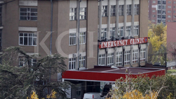 Sulmohen dy punonjës shëndetësorë në QKUK