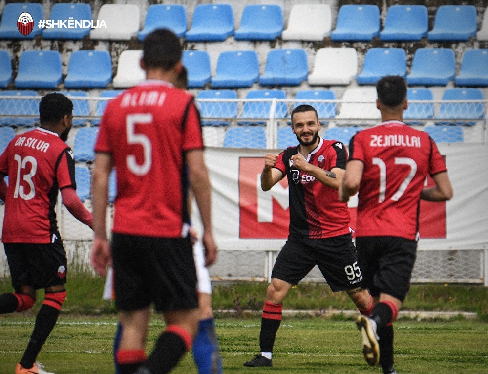Shkëndija bën hap tjetër drejt titullit, fitojnë edhe Shkupi, Struga e Renova