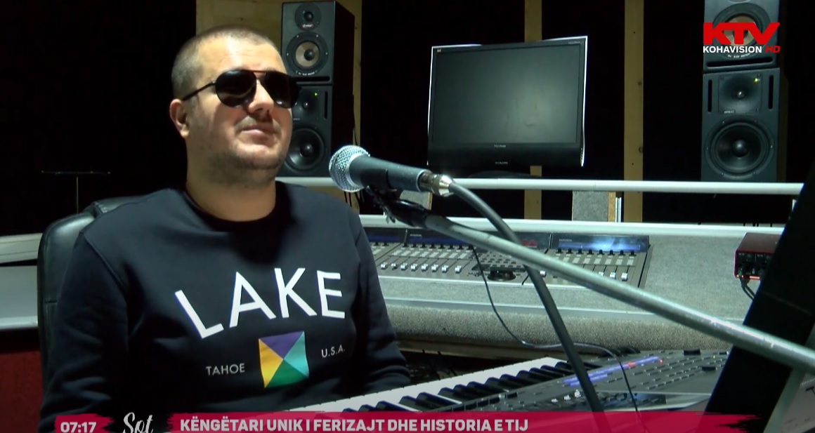 Këngëtari unik i Ferizajt dhe historia e tij 