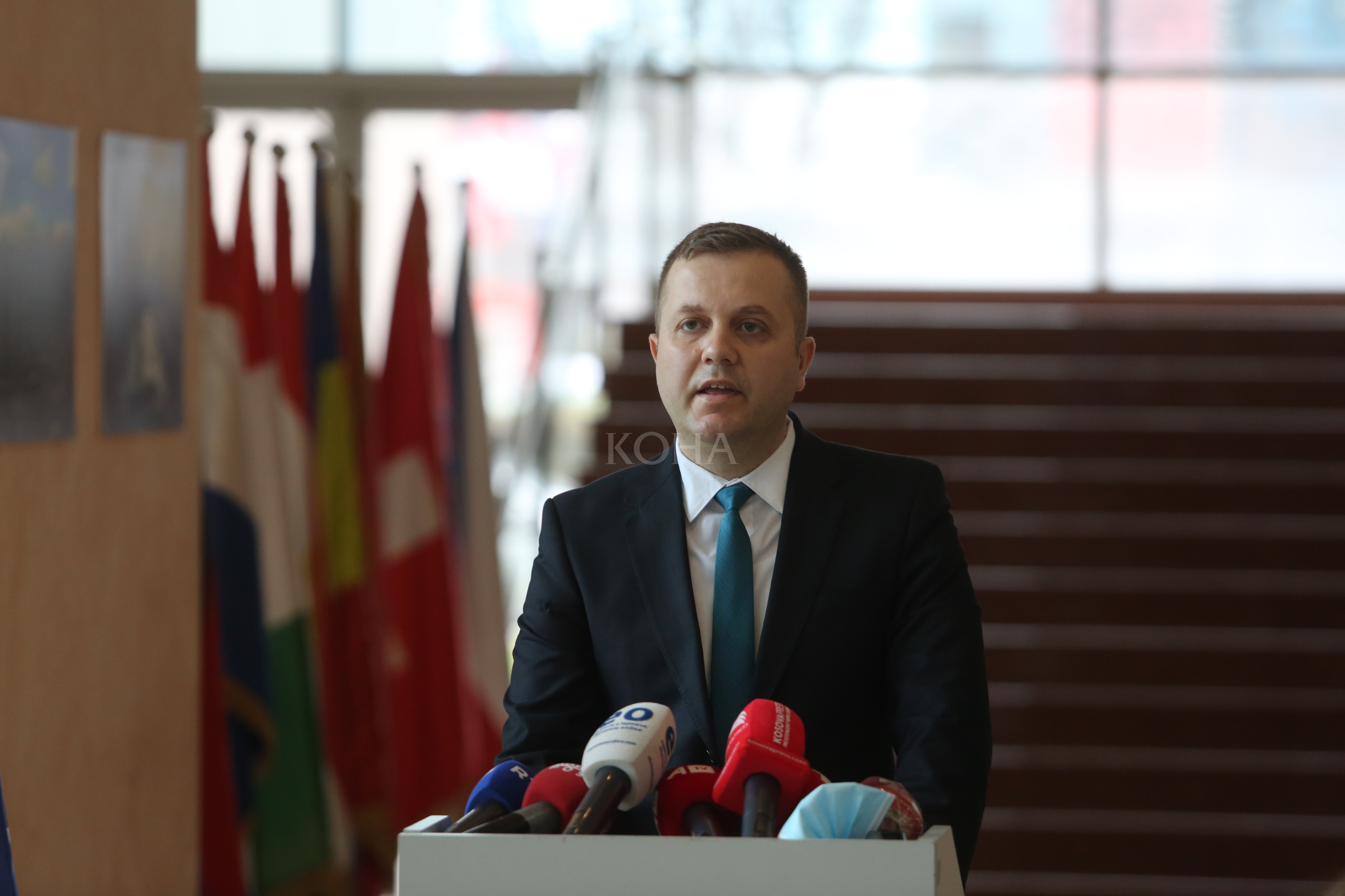 Iniciohet shkarkimi i drejtorit të SHKK-së, Nehat Thaçit