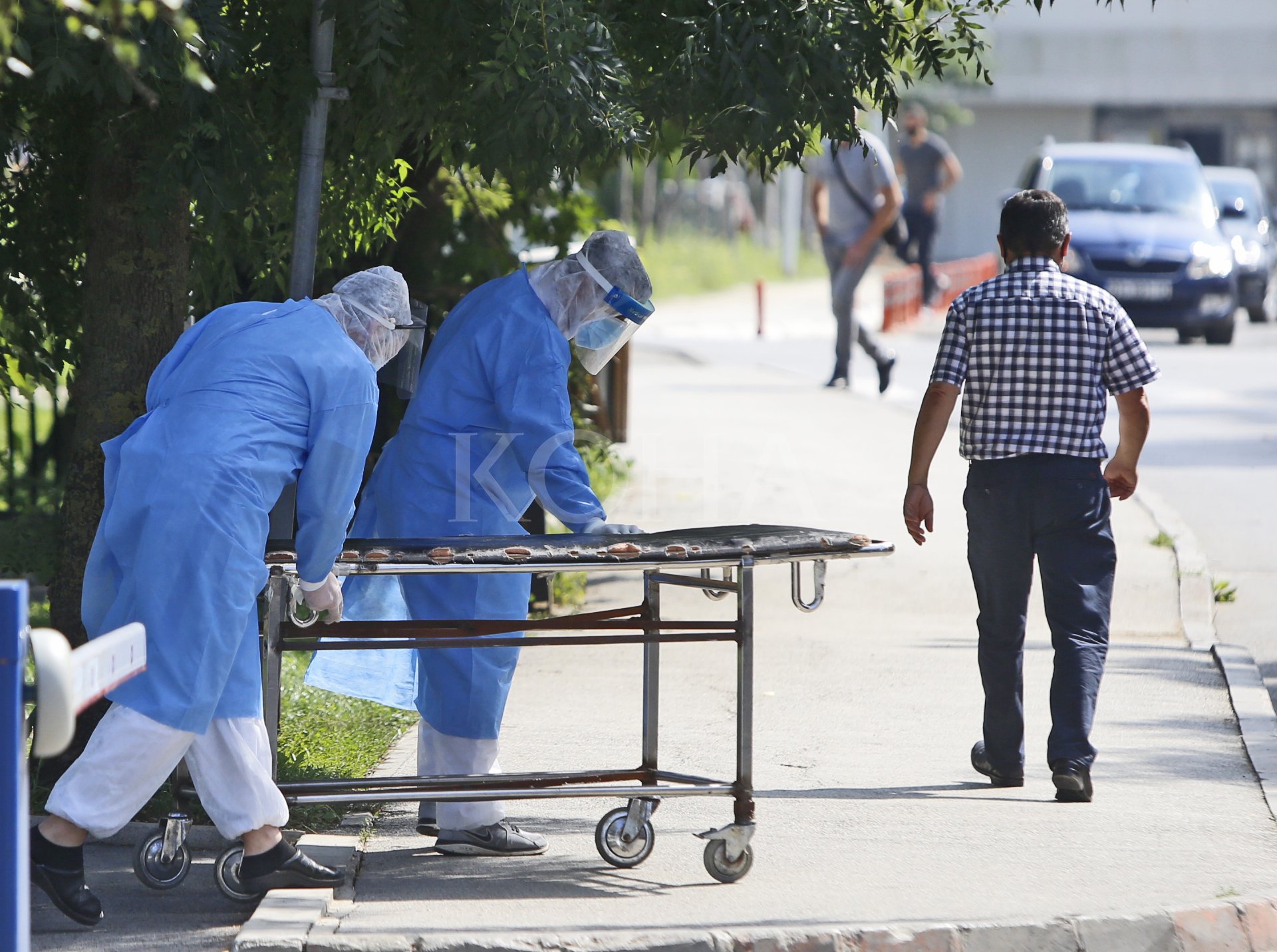 Krasniqi: Klinikat dhe spitalet vazhdojnë të jenë të stërmbushura me pacientë