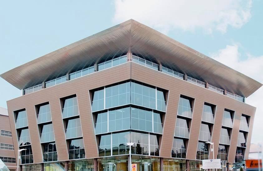 Fakulteti i Edukimit ofron mbështetje me studentë në zëvendësimin e mësimdhënësve shtatzëna